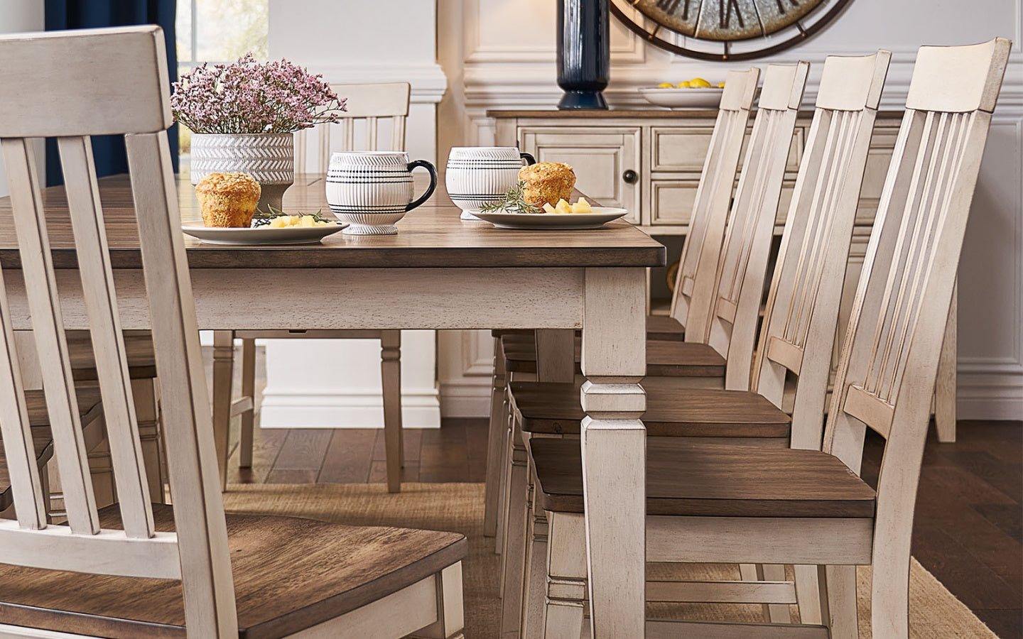 Beacon Table & Chairs